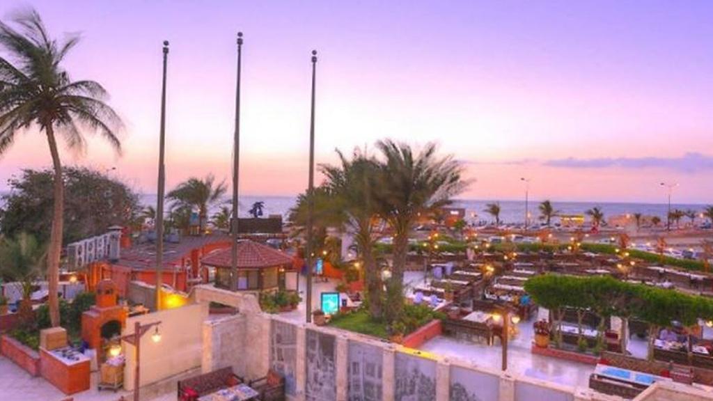 Dining in Jeddah at Al Nakheel Restaurant