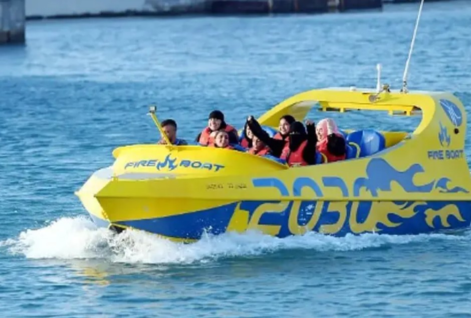 Exciting Red Sea Ride: Speedboat Tour in Jeddah